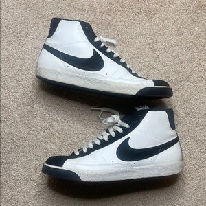 VINTAGE Nike Men's Blazer Black and White High-Top Sneakers